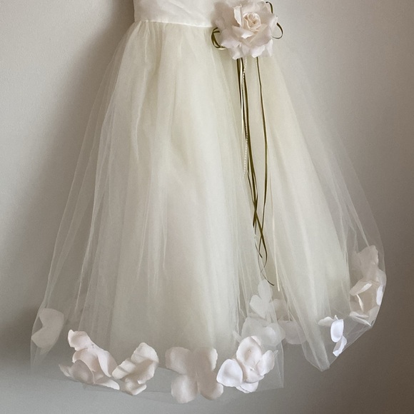 🌸Stunning Kids Dream flower girl/formal/first communion girls gown size 5/6. - Picture 5 of 16